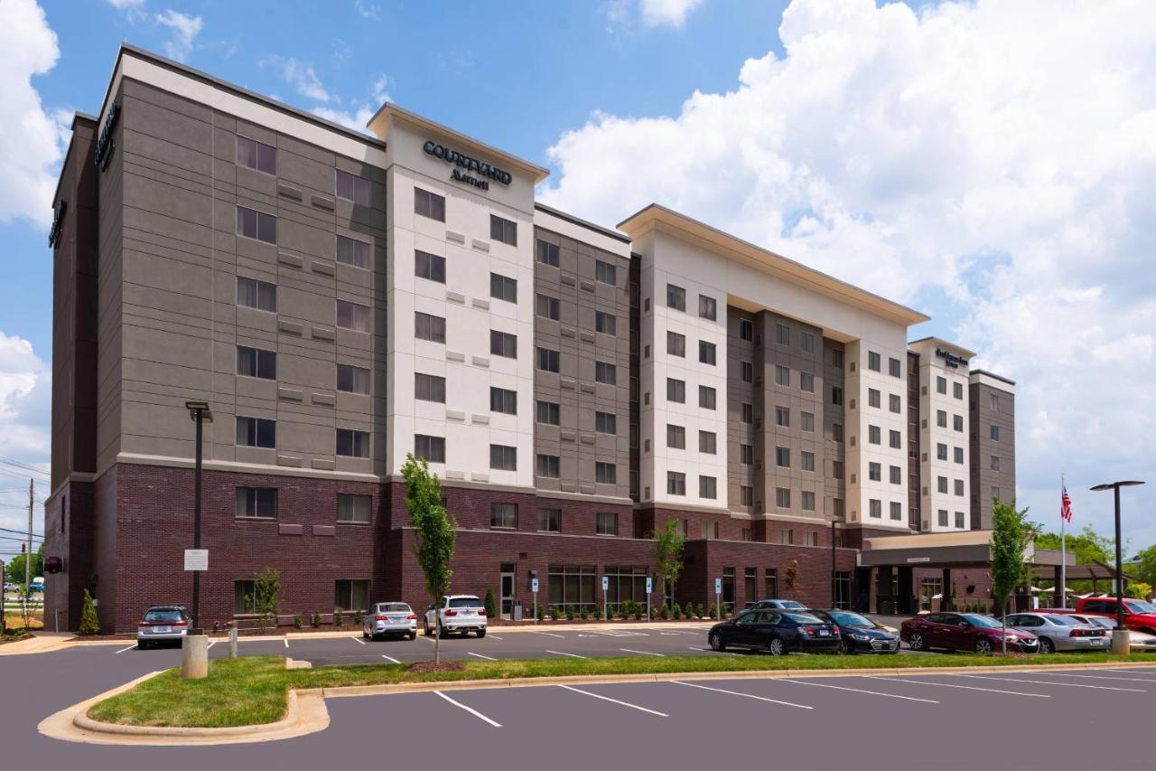 Courtyard By Marriott Charlotte Northlake Exterior photo